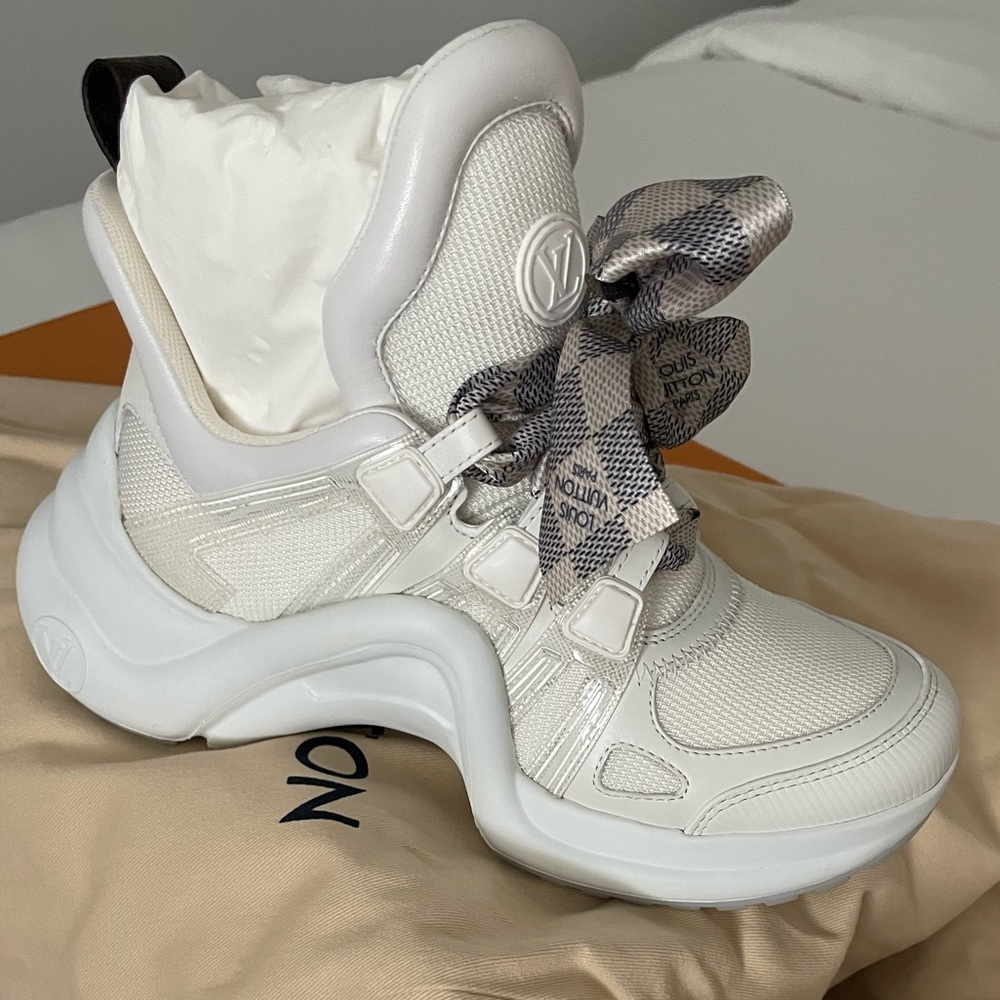 LOUIS VUITTON Women sneakers size 35 (size 5) BRAND NEW ORIGINAL PACKAGING